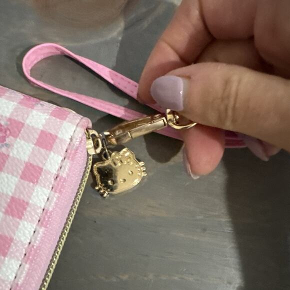 Hello Kitty Pink Gingham Wallet With A Wristlet Strap EUC - Picture 11 of 11